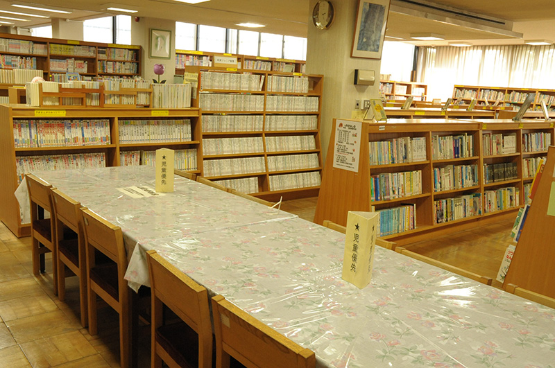 児童書コーナーの写真1